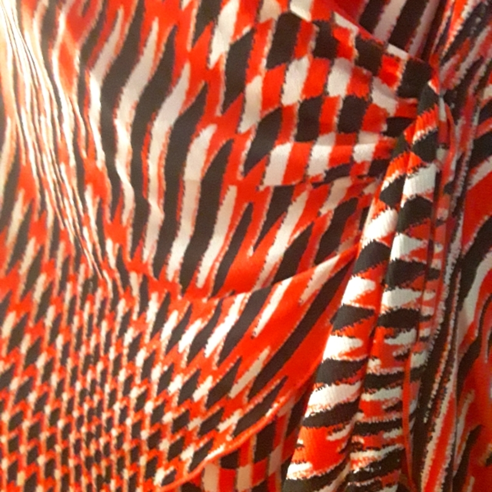 Worthington Red, Blk, Wht Geo blouse, Size M